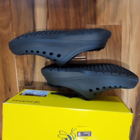 NWT Clogs - Picture 2 of 7